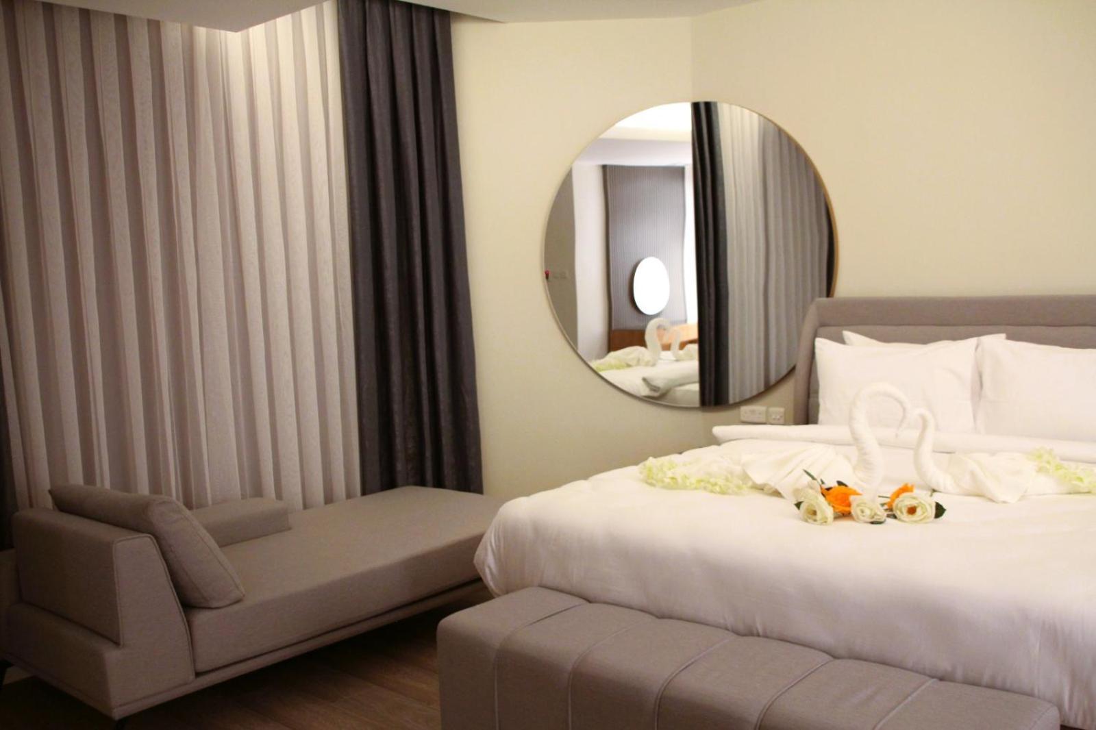 Plaza Athenee Hotel Кувейт Экстерьер фото