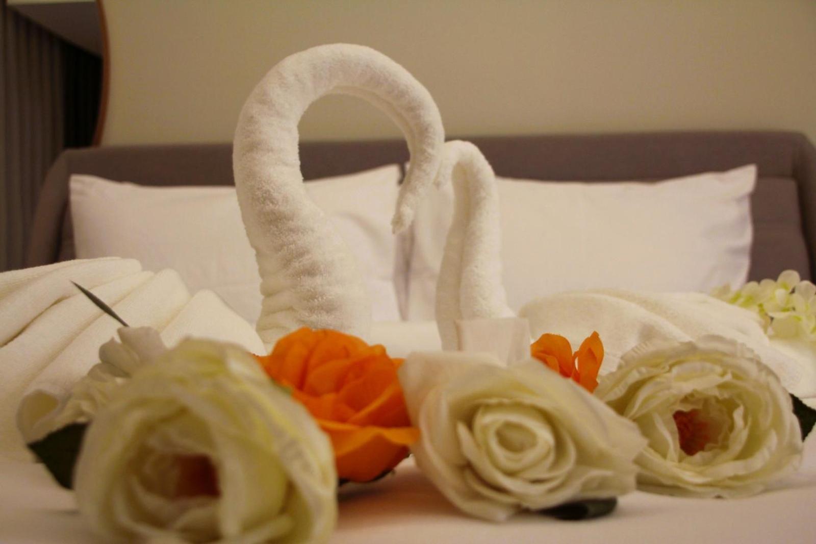 Plaza Athenee Hotel Кувейт Экстерьер фото