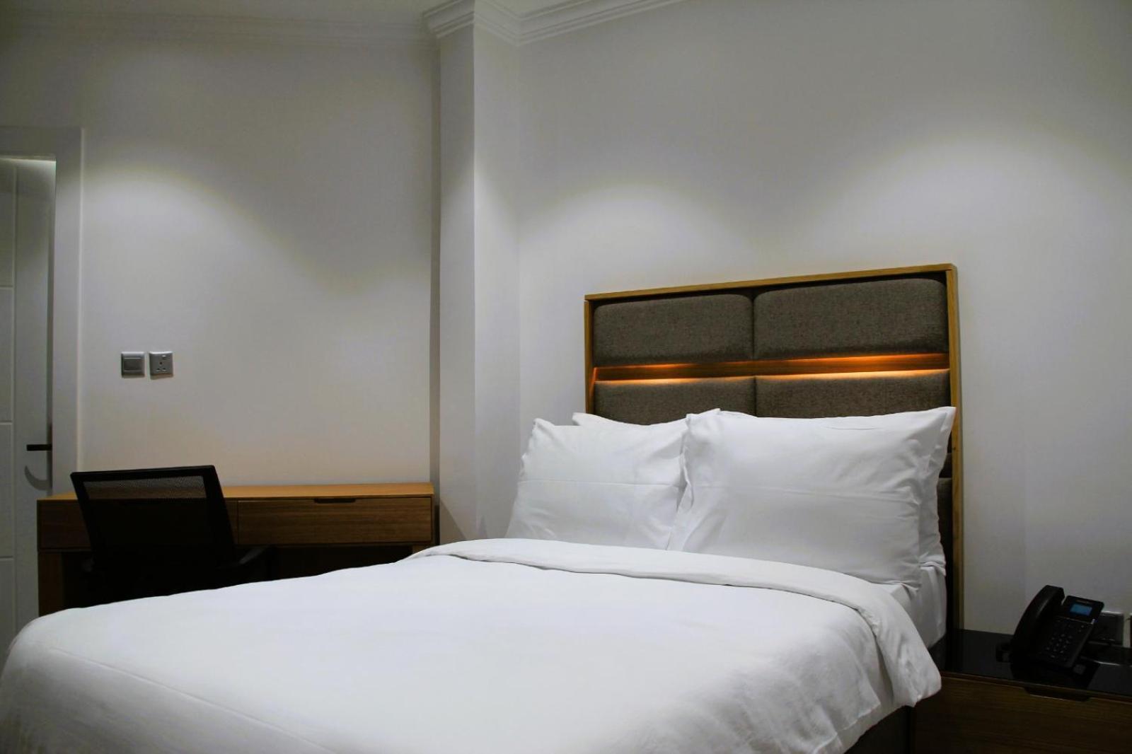Plaza Athenee Hotel Кувейт Экстерьер фото